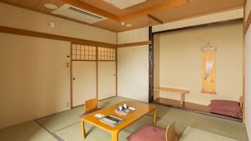 Japanese-style Room, Non Smoking, Sea View | Free WiFi