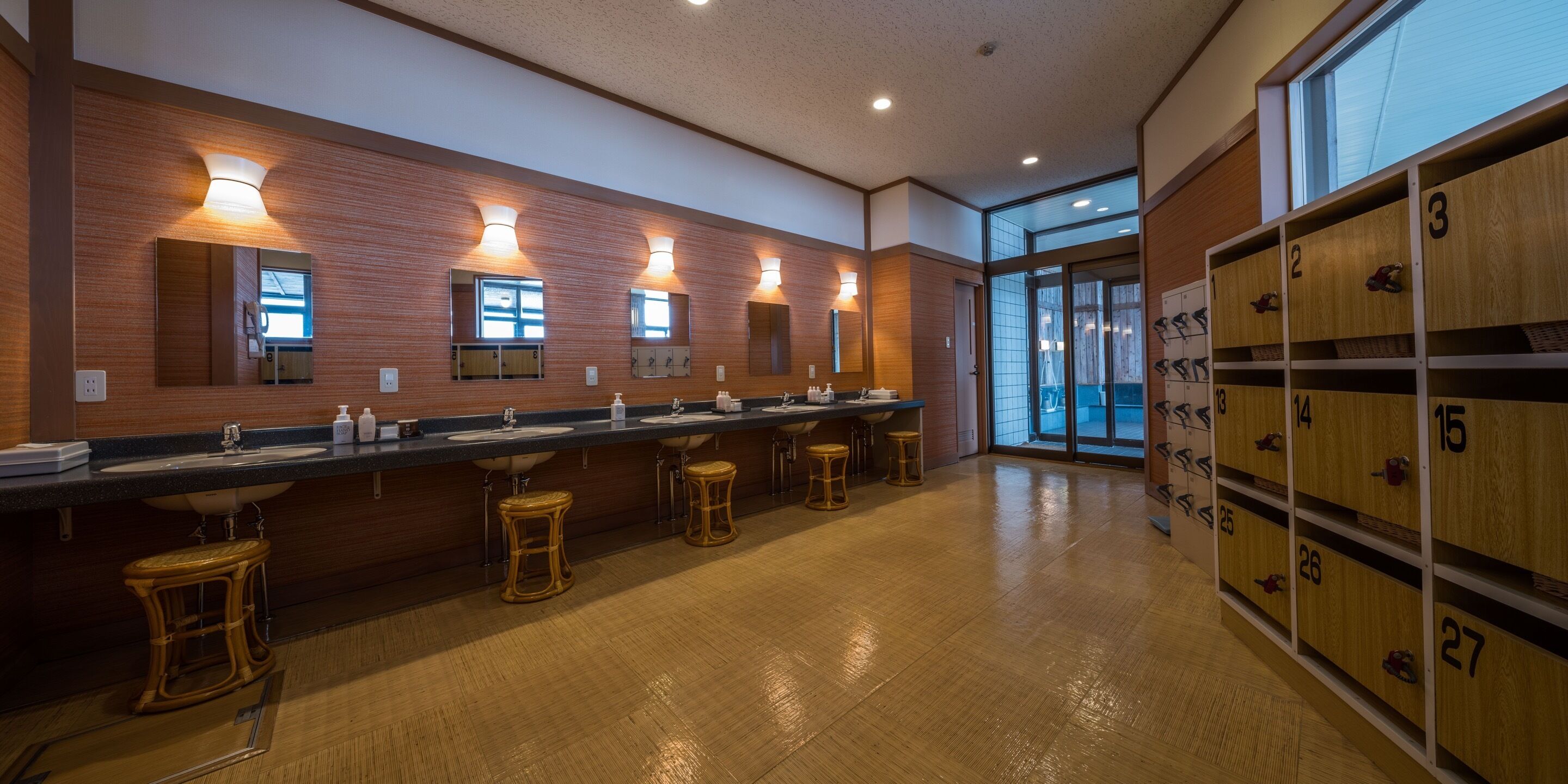 Nhà tắm công cộng