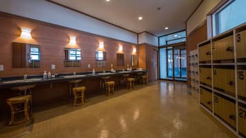 Nhà tắm công cộng