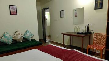 Doppia Standard, vista cortile | Wi-Fi gratuito