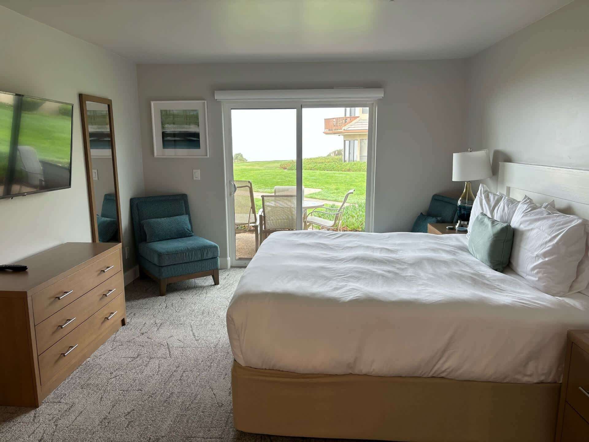 10 quartos, ferros/tábuas de passar roupa, Wi-Fi, roupa de cama