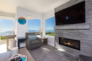 TV, fireplace, offices - Oceanfront Luxury on the Seascape North Bluff-2/2 (Aptos)