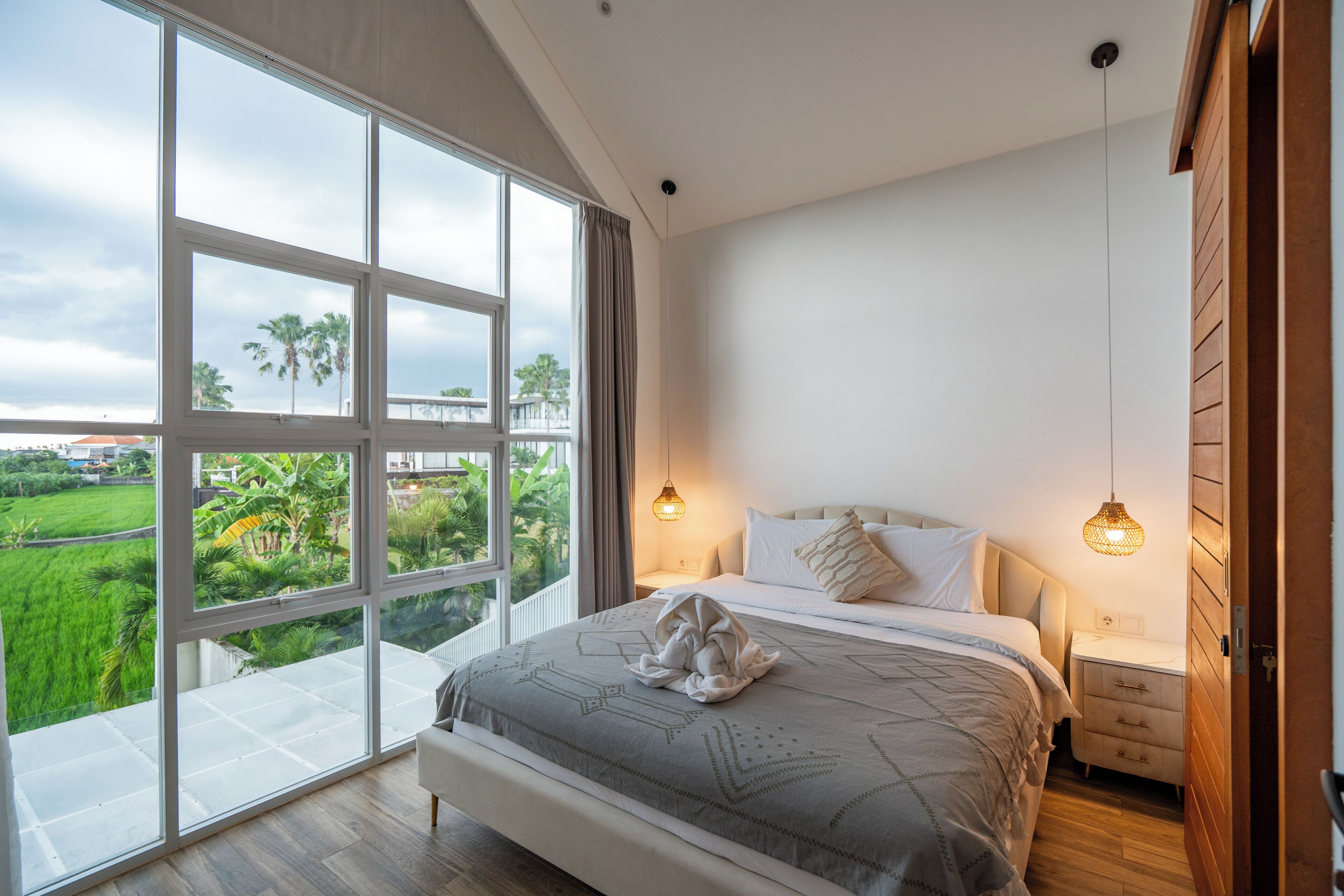 Villa – deluxe, bassengutsikt | Safe på rommet, skrivebord og skrivebord for bærbar PC