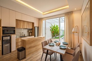 Deluxe Villa, Pool View | Private kitchen | Fridge, microwave, stovetop, cookware/dishes/utensils - Villa Komoko by Bali Bliss Properties (Canggu)