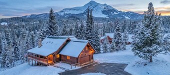 Big Sky Cozy Cabin | Lone Peak Views + Hot Tub