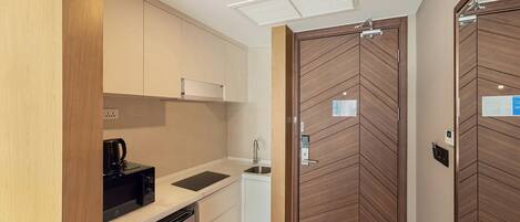 Studio, balcon, vue piscine | Cuisine privée