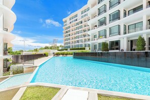 3 outdoor pools
