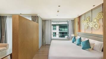 Studio, Balkon, Poolblick