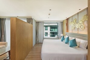 Studio, Balkon, Poolblick