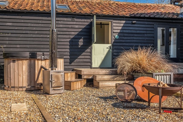 Suffolk Hideaways | The Butterchurn - The Firs Suffolk, Cratfield, near Laxfield