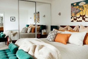 4 bedrooms, WiFi, bed sheets
