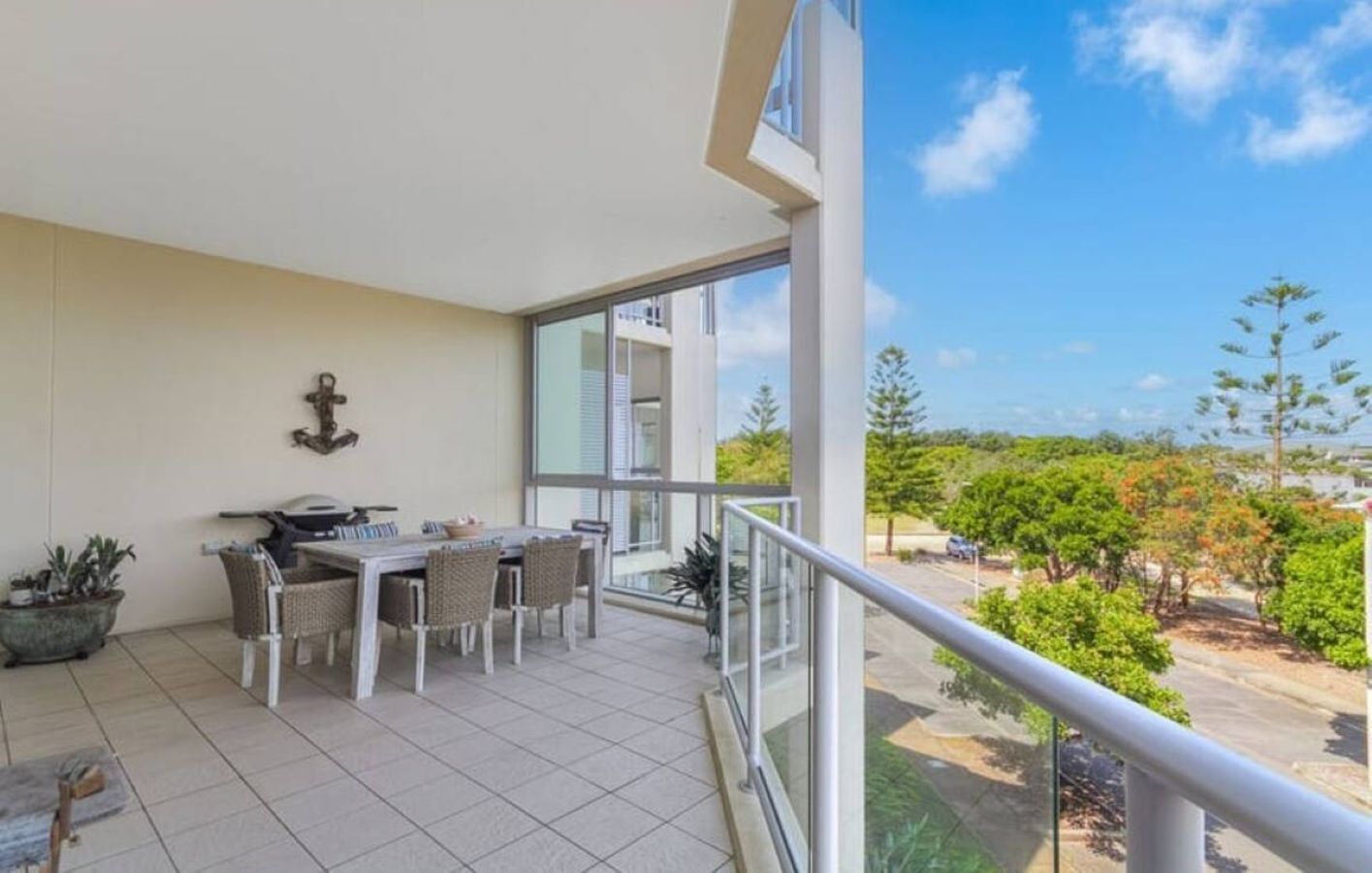 Luxury Apartment, Balcony, Park View | Balcony