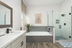 Hair dryer, towels, soap, toilet paper - Modern Villa, Heated Pool, Large TVs, Games, Near Mayo, Golf, & Spring Training. (Scottsdale)