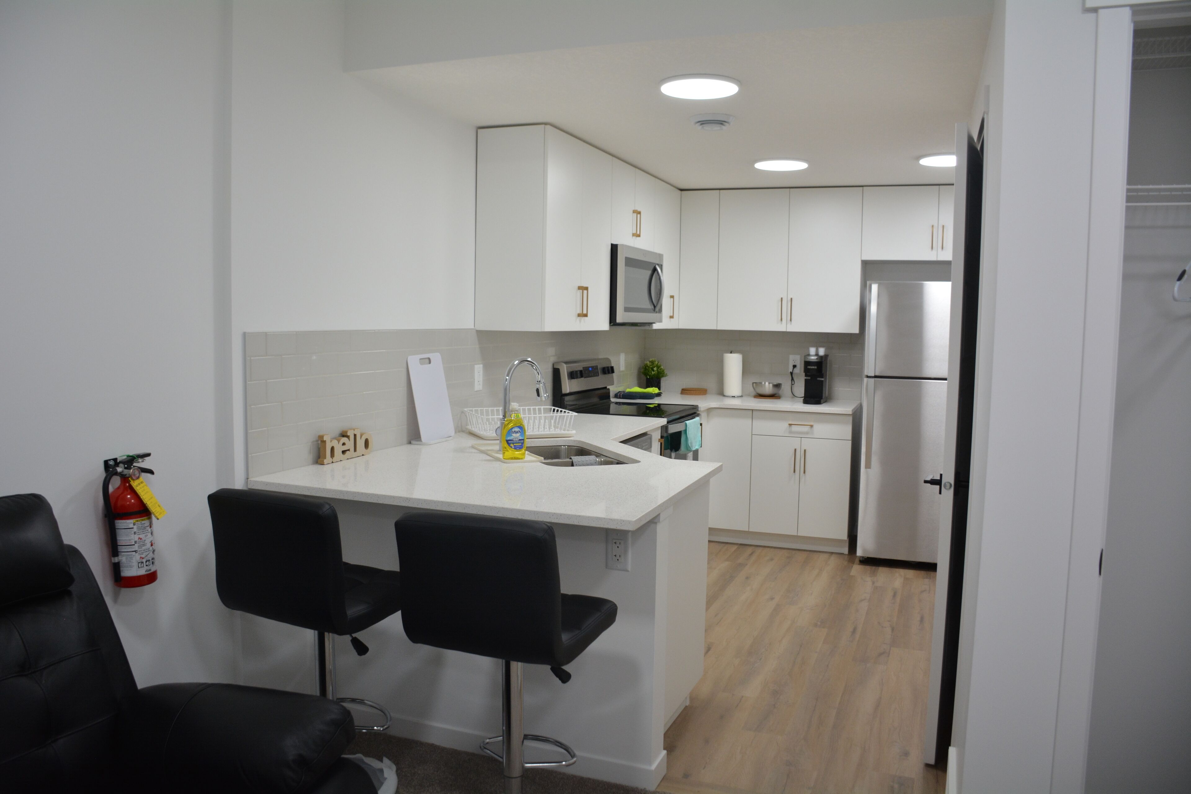 ميكروويف، فرن، موقد طهي مسطح، غسالة أطباق