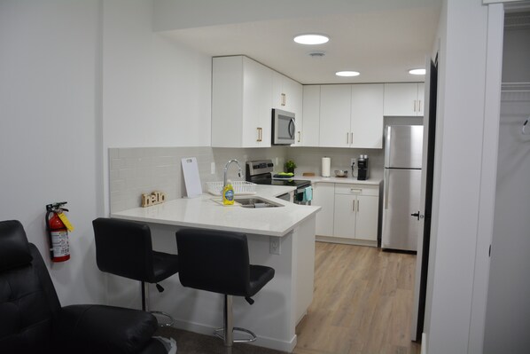 ميكروويف، فرن، موقد طهي مسطح، غسالة أطباق