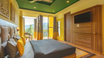 Superior Double Room with Balcony and Valley View | Majoituspaikan julkisivu