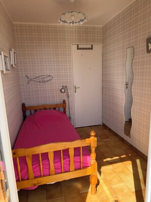 4 Schlafzimmer, Schreibtisch, Bügeleisen/Bügelbrett, kostenloses WLAN