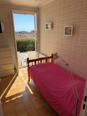4 Schlafzimmer, Schreibtisch, Bügeleisen/Bügelbrett, kostenloses WLAN