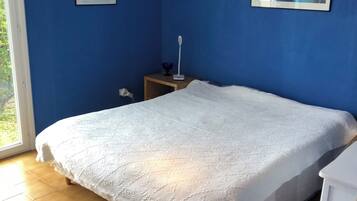 4 slaapkamers, een strijkplank/strijkijzer, wifi, beddengoed