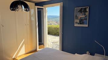 4 chambres, fer et planche à repasser, Wi-Fi, draps fournis
