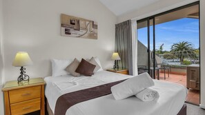 3 bedrooms, free WiFi, bed sheets - Tuscany Apartment 13 (Merimbula)
