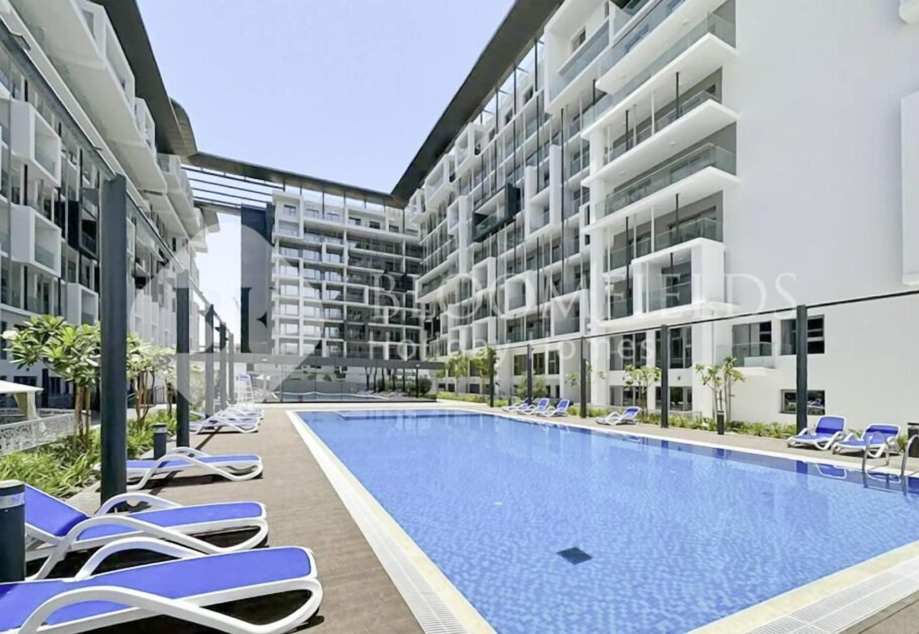 Hồ bơi ngoài trời 