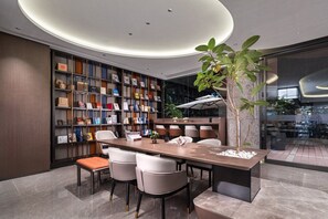 Reception - From.K Hotel (Guangzhou Tianhe Zhengjia Plaza Tiyuxi Road Metro Station Branch) (Guangzhou)