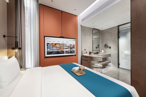 Habitación básica doble | Caja de seguridad en la habitación y escritorio 