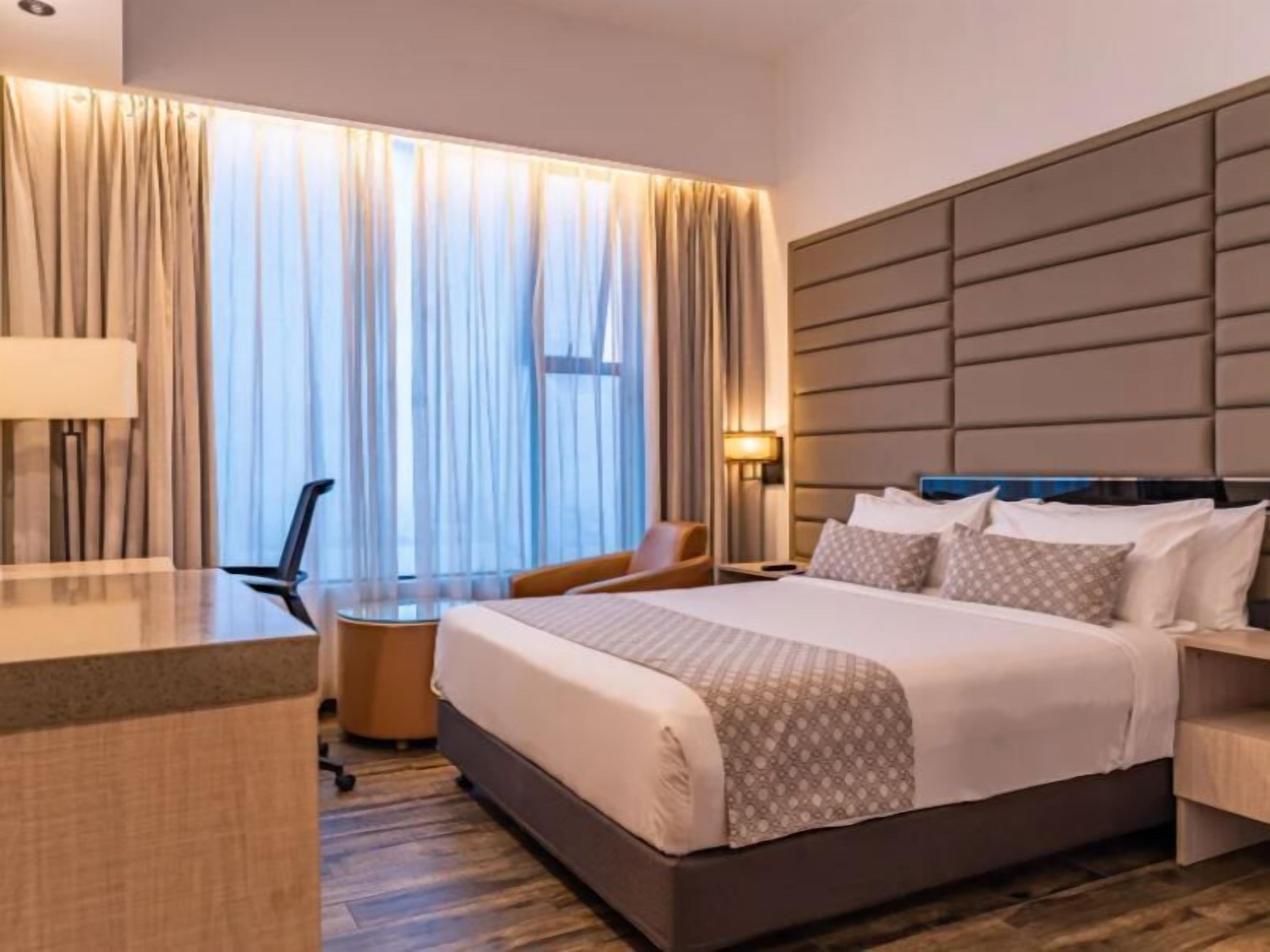 豪華單人房, 城市景 | 高級寢具、記憶棉床墊、書桌、手提電腦工作空間