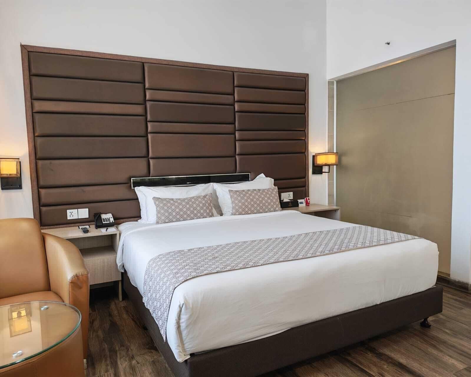 Business Single Room, River View | Premium bedding, down comforters, memory foam beds, desk
