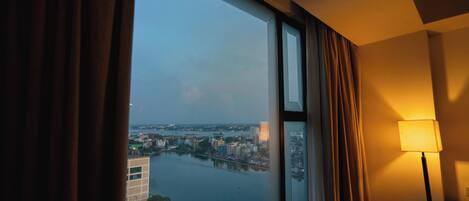 Business Double Room, River View | Premium bedding, memory foam beds, desk, laptop workspace