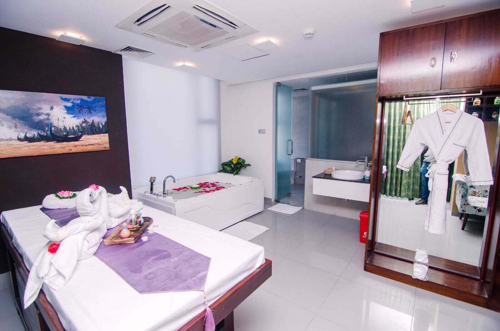 Sauna, steam room, deep-tissue massages, Swedish massages, Thai massages