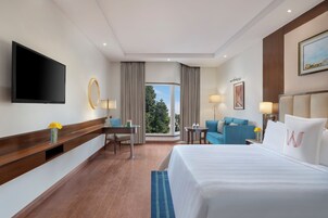 Deluxe Double Room, City View | Premium bedding, in-room safe, desk, laptop workspace