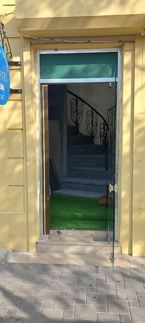 Exterior - 28 may Centr City hostel (Baku)