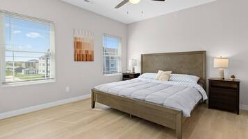 2 bedrooms, desk, iron/ironing board, WiFi