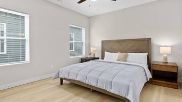 Desk, iron/ironing board, WiFi, bed sheets