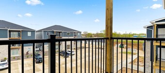 Unit 302 at Summershade