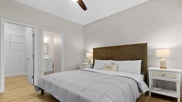 2 bedrooms, desk, iron/ironing board, WiFi