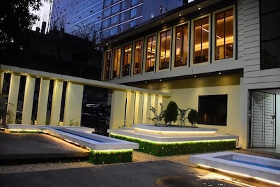 Bottom Hill Palace Hotel Sylhet