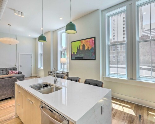 Contemporary Cincinnati Condo - Pets Allowed!