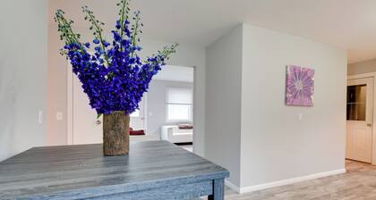 Ski, Hike & Explore: Home 5 Mi to Dtwn Burlington!