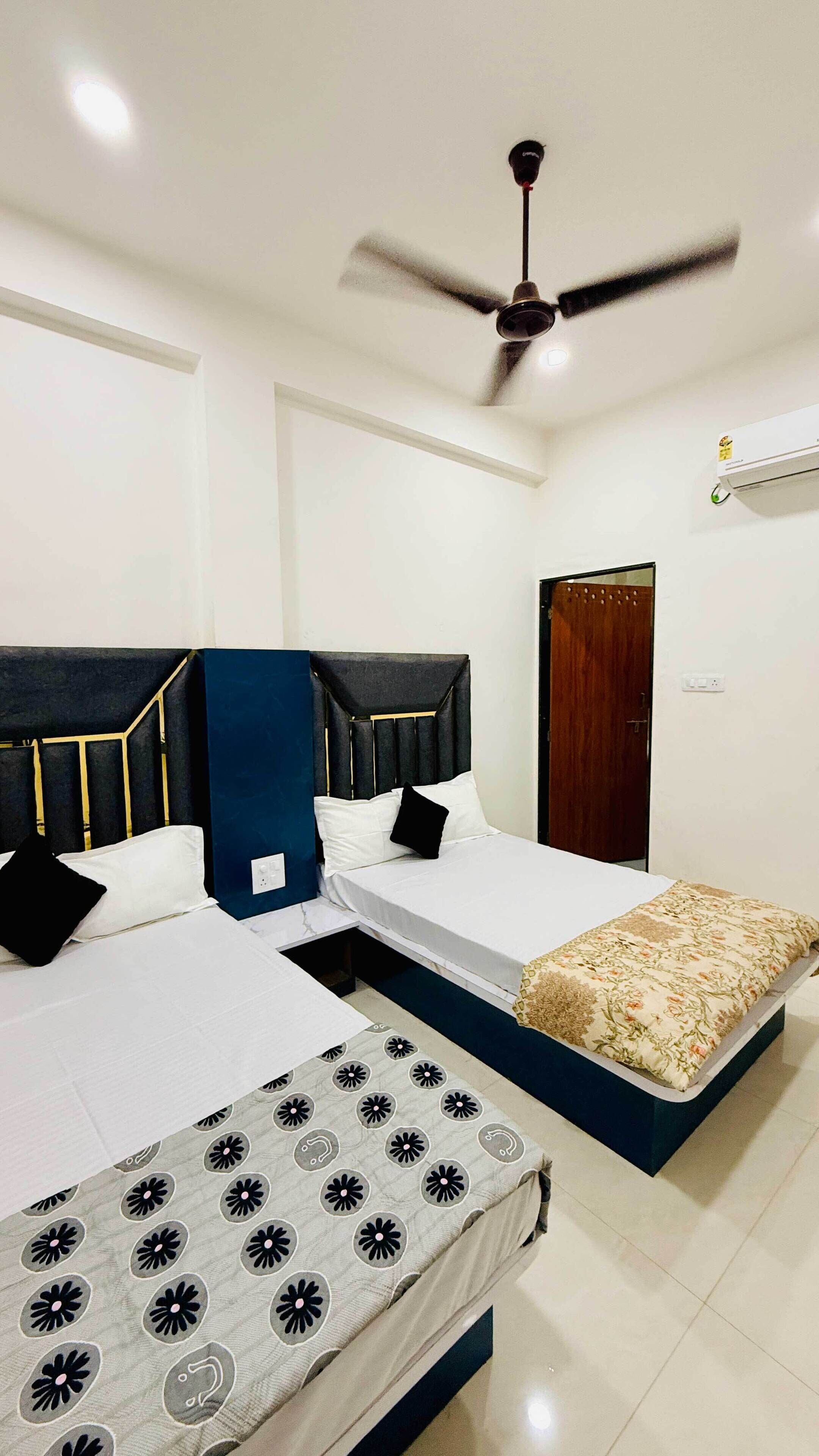 Family Room | Free WiFi