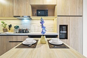 Apartemen, 1 kamar tidur, pemandangan kota | Ruang makan