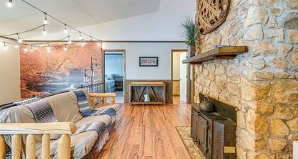 Relaxing Cabin Retreat w/ Games! Louisbug Hideaway