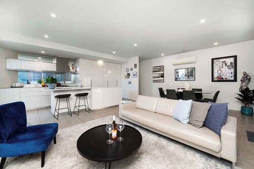 Fitzroy Aptmnt: Patio, Parking and Pet Friendly