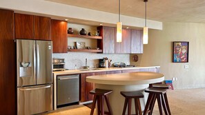 Fridge, microwave, oven, stovetop - Dream Villa in Majahua (La Majahua)