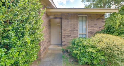 3 Mi to AFB: WFH-Friendly Hub in Warner Robins!
