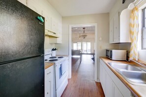 雪櫃、微波爐、爐具、洗碗機