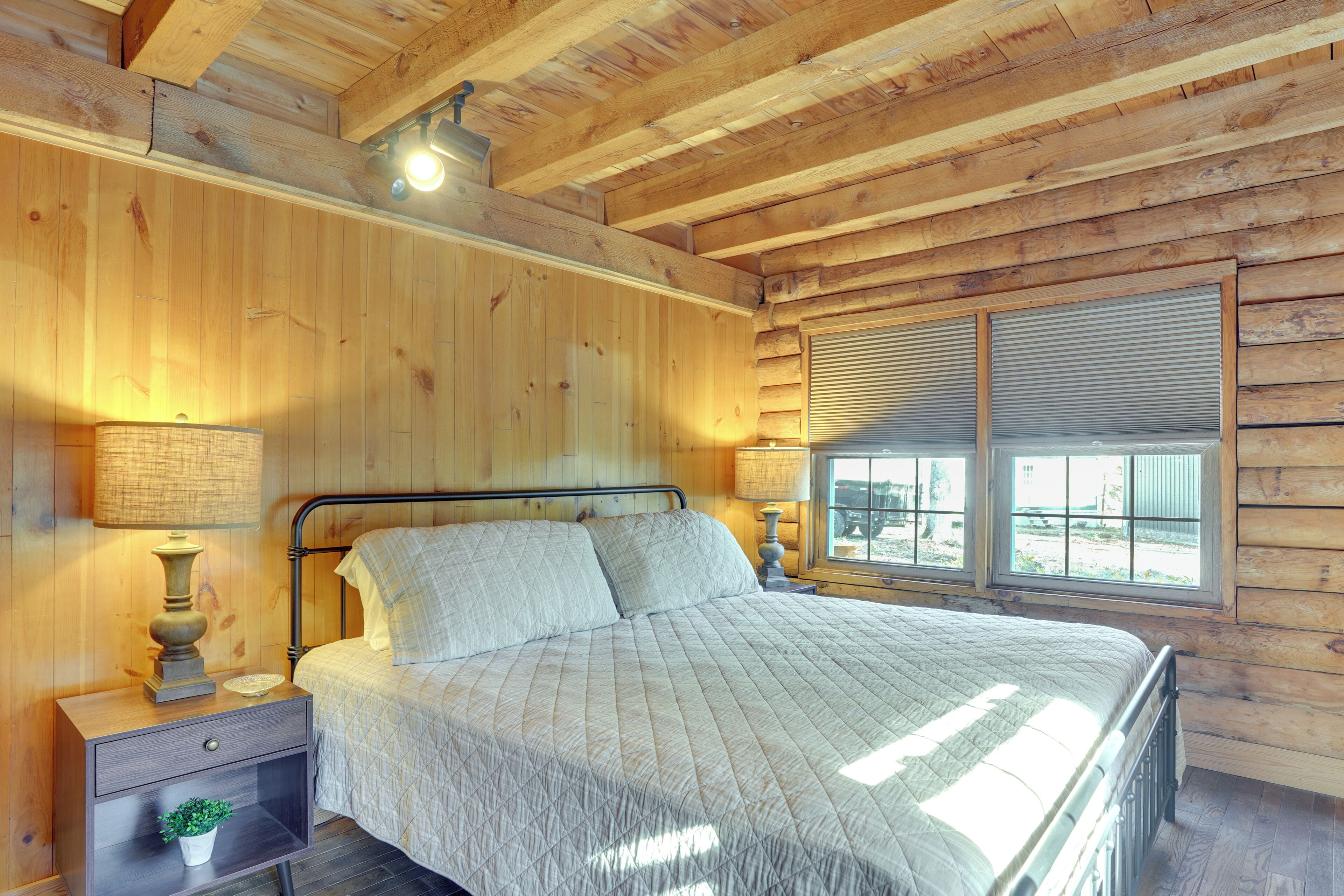 4 bedrooms, Internet, bed sheets