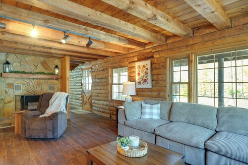 Kentucky Lake Access! Family Log Cabin w/ Deck